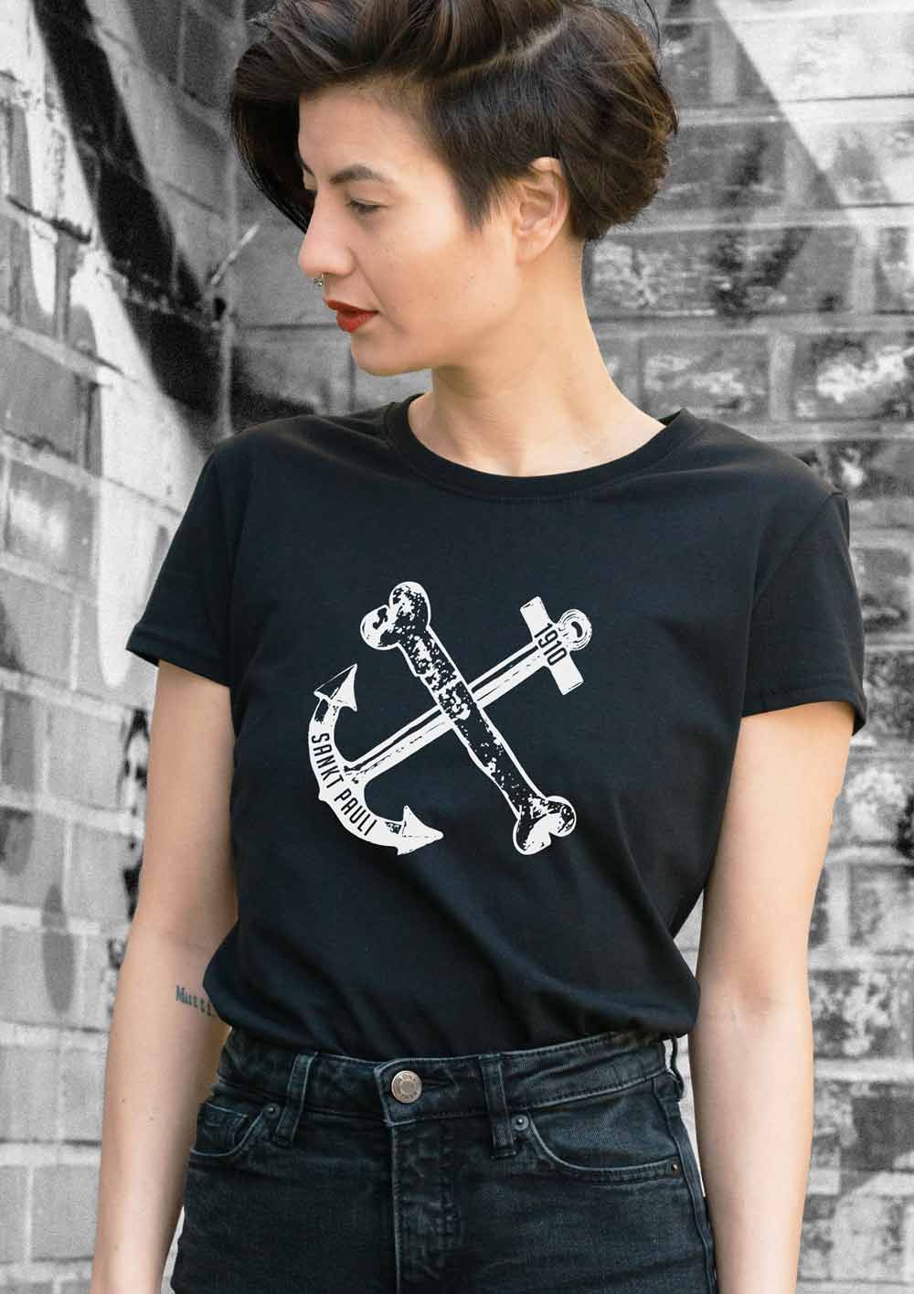 Women T-Shirt Anchor black