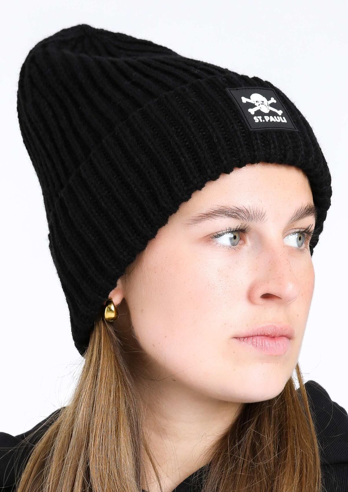 Knitted Beanie - Skull and Crossbones Black