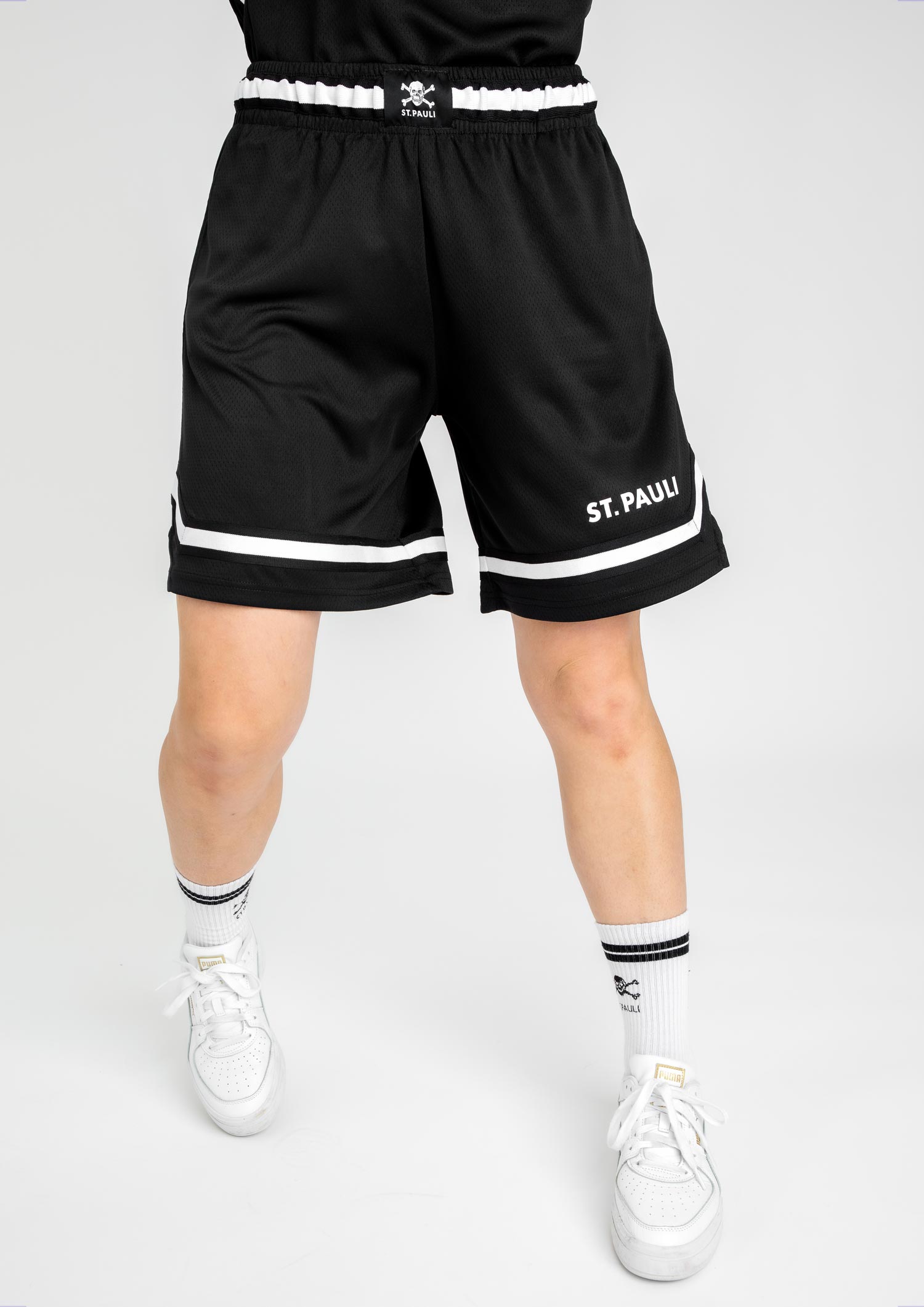 Basketball shorts skull & crossbones black