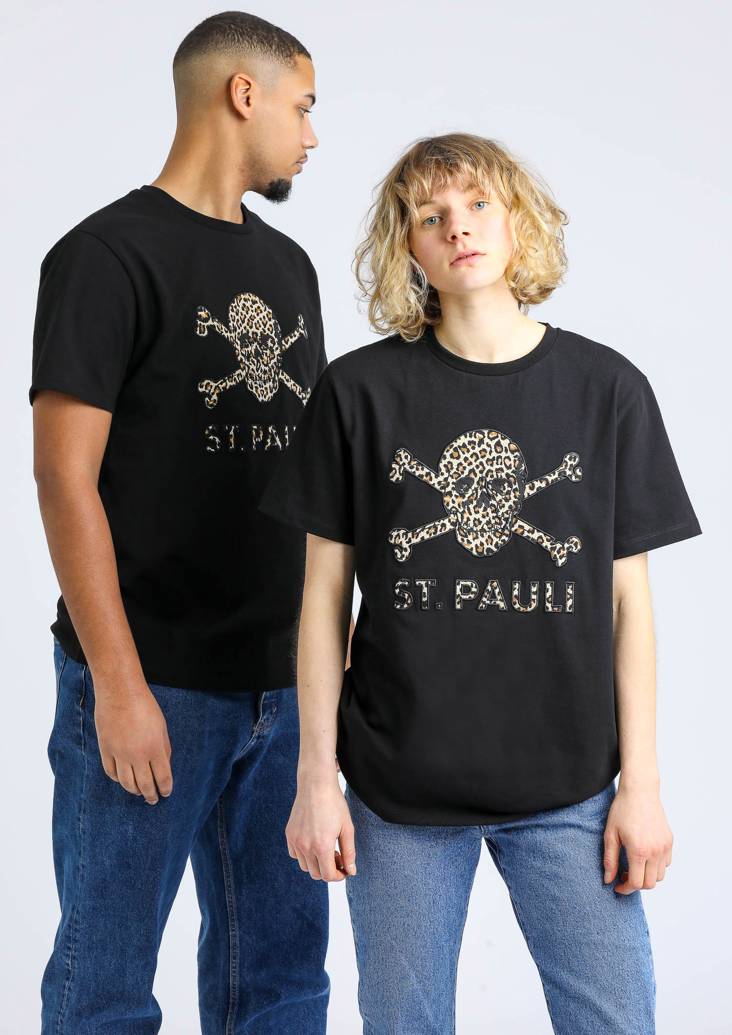 T-Shirt "Leo Skull and Crossbones"