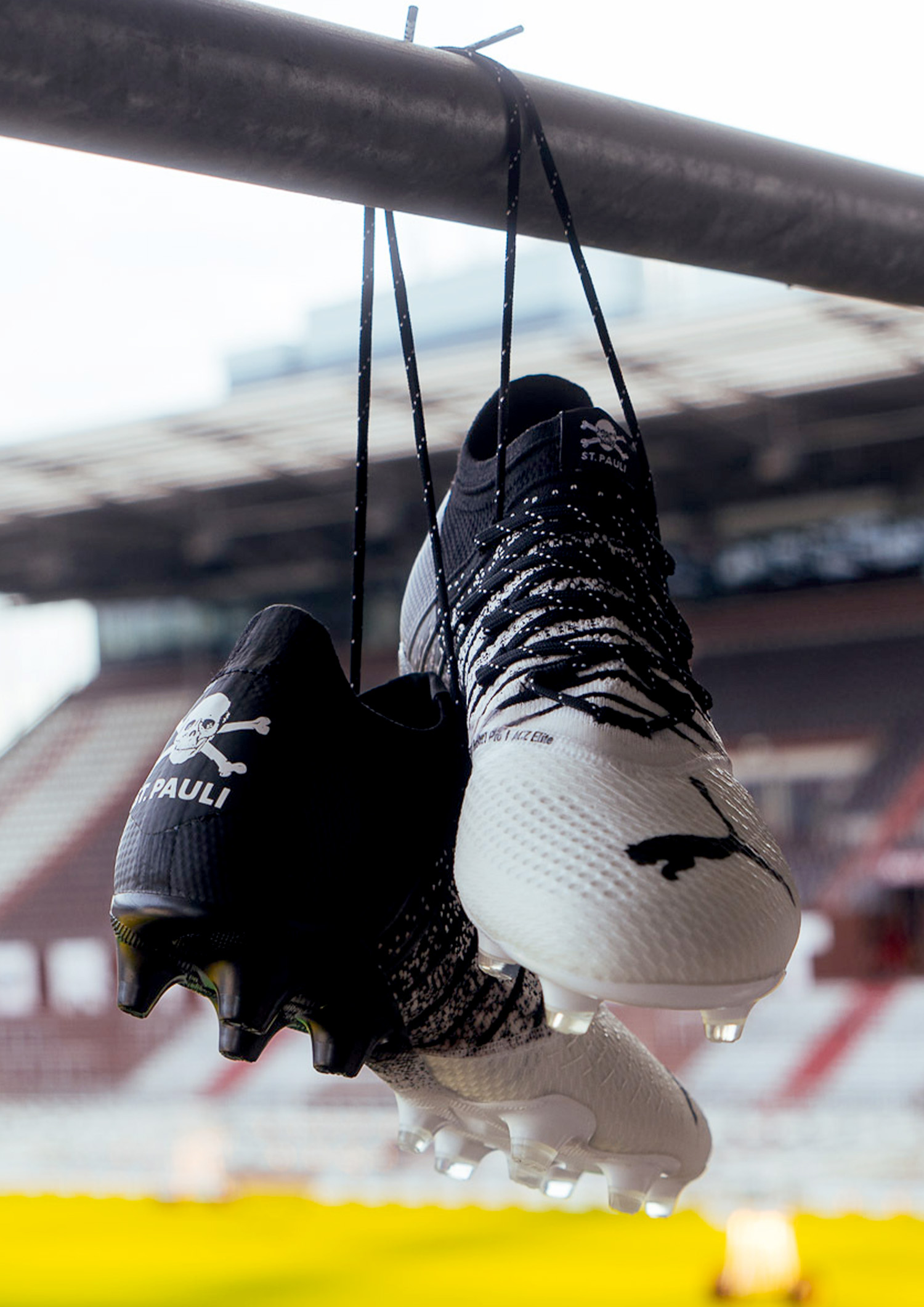 FCSP x PUMA FUTURE Z 1.4.  Skull Football Shoe