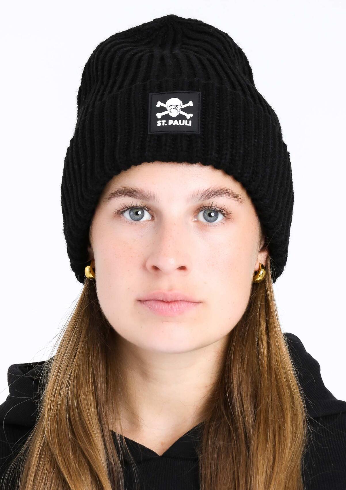 Knitted Beanie - Skull and Crossbones Black