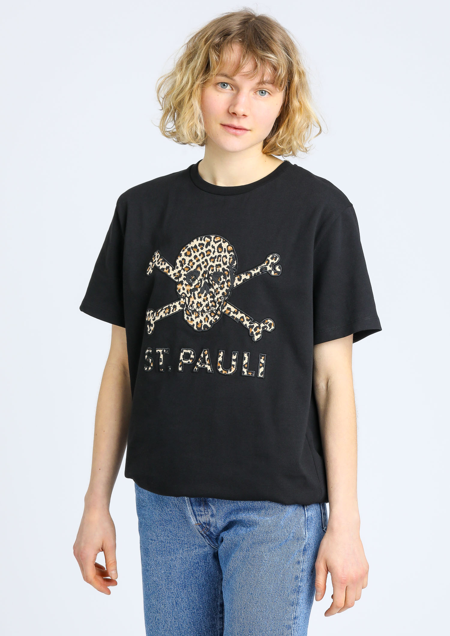 T-Shirt "Leo Skull and Crossbones"