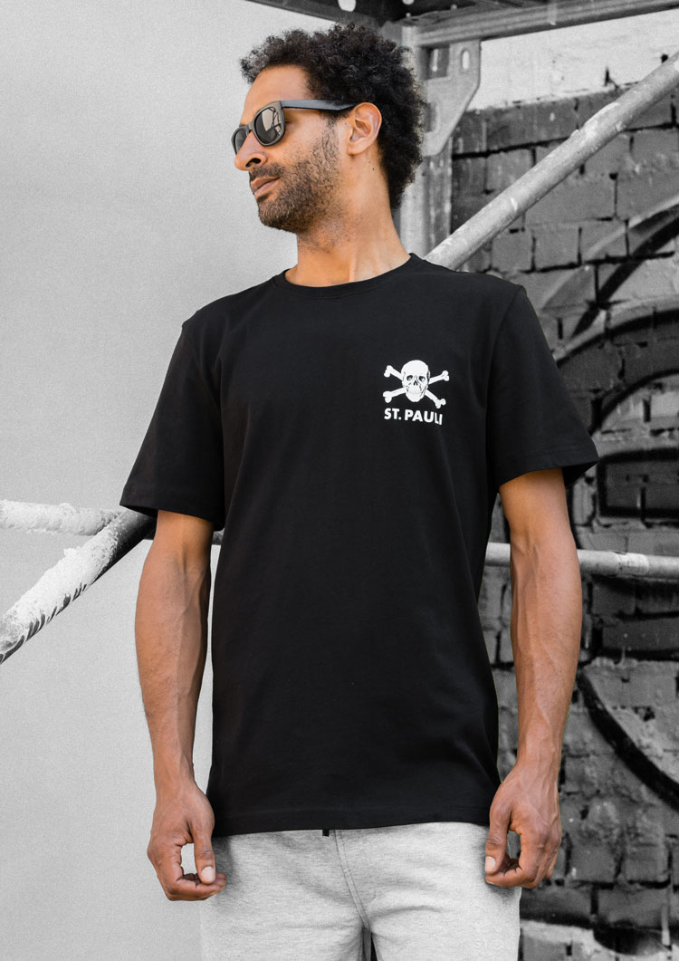 Skull and crossbones T-shirt II, black