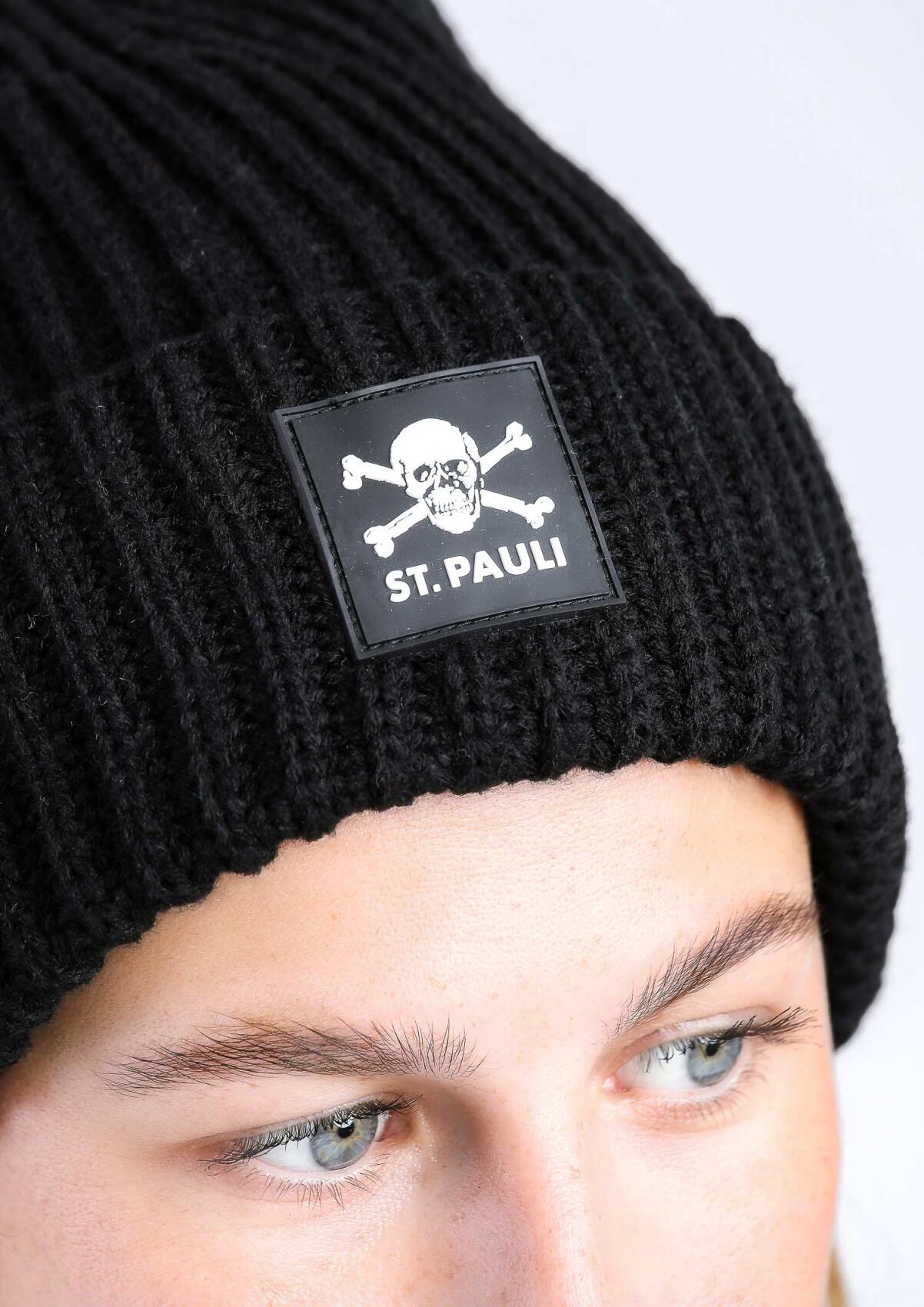 Knitted Beanie - Skull and Crossbones Black