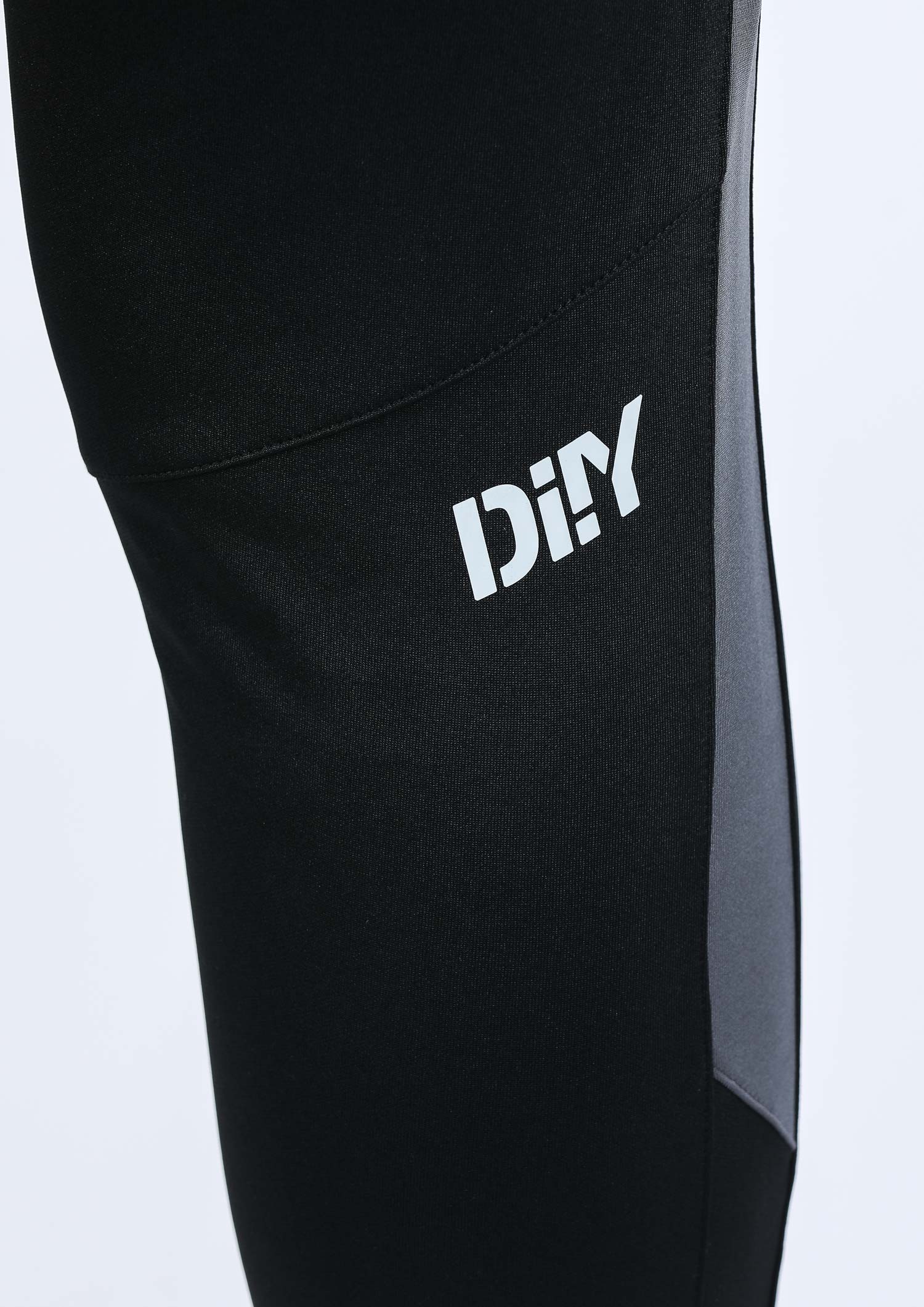 DIIY - Presentation Pants Staff 2022-23